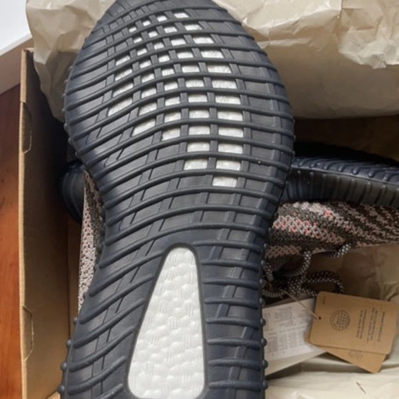 Yeezy Carbon beluga 350 V2 - Picture 4 of 5